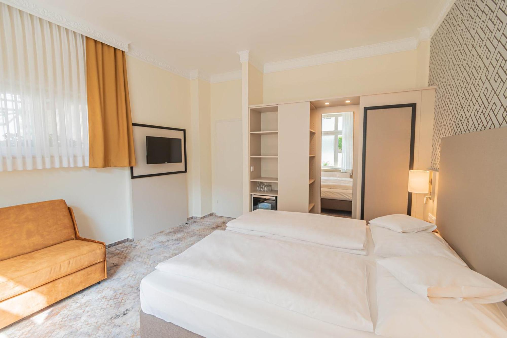 Hotel Villa Am Kurpark Бад Хомбург фор дер Хьое Екстериор снимка
