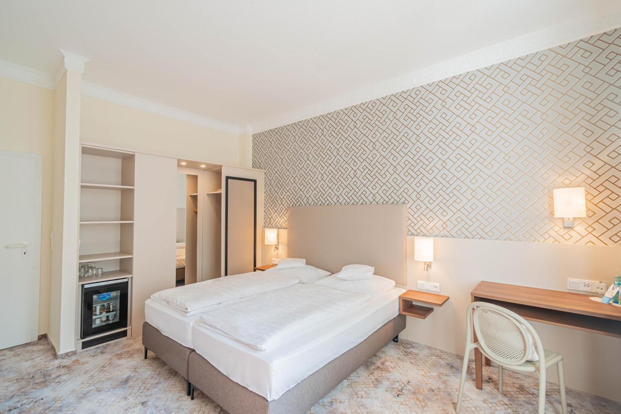 Hotel Villa Am Kurpark Бад Хомбург фор дер Хьое Екстериор снимка