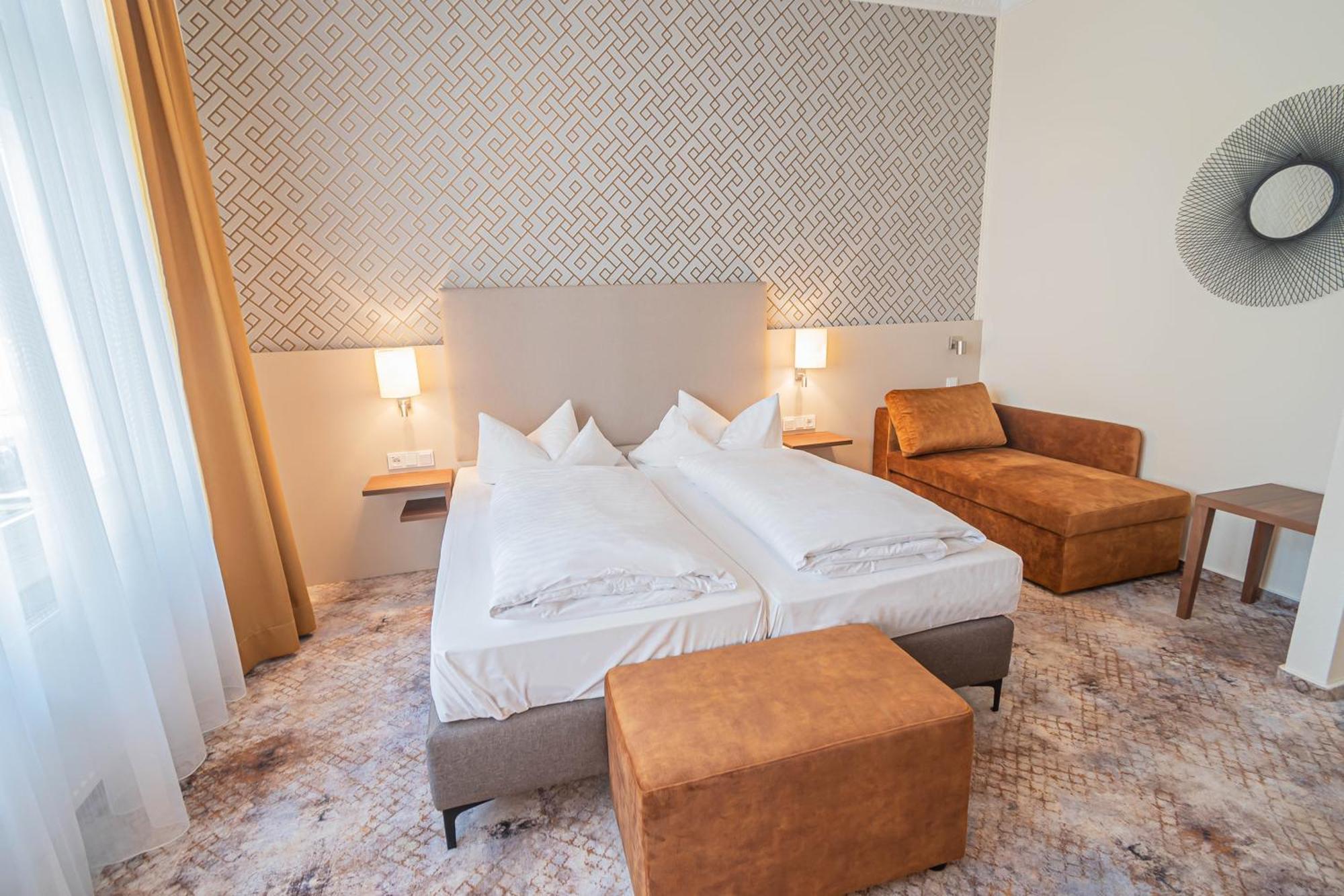 Hotel Villa Am Kurpark Бад Хомбург фор дер Хьое Екстериор снимка