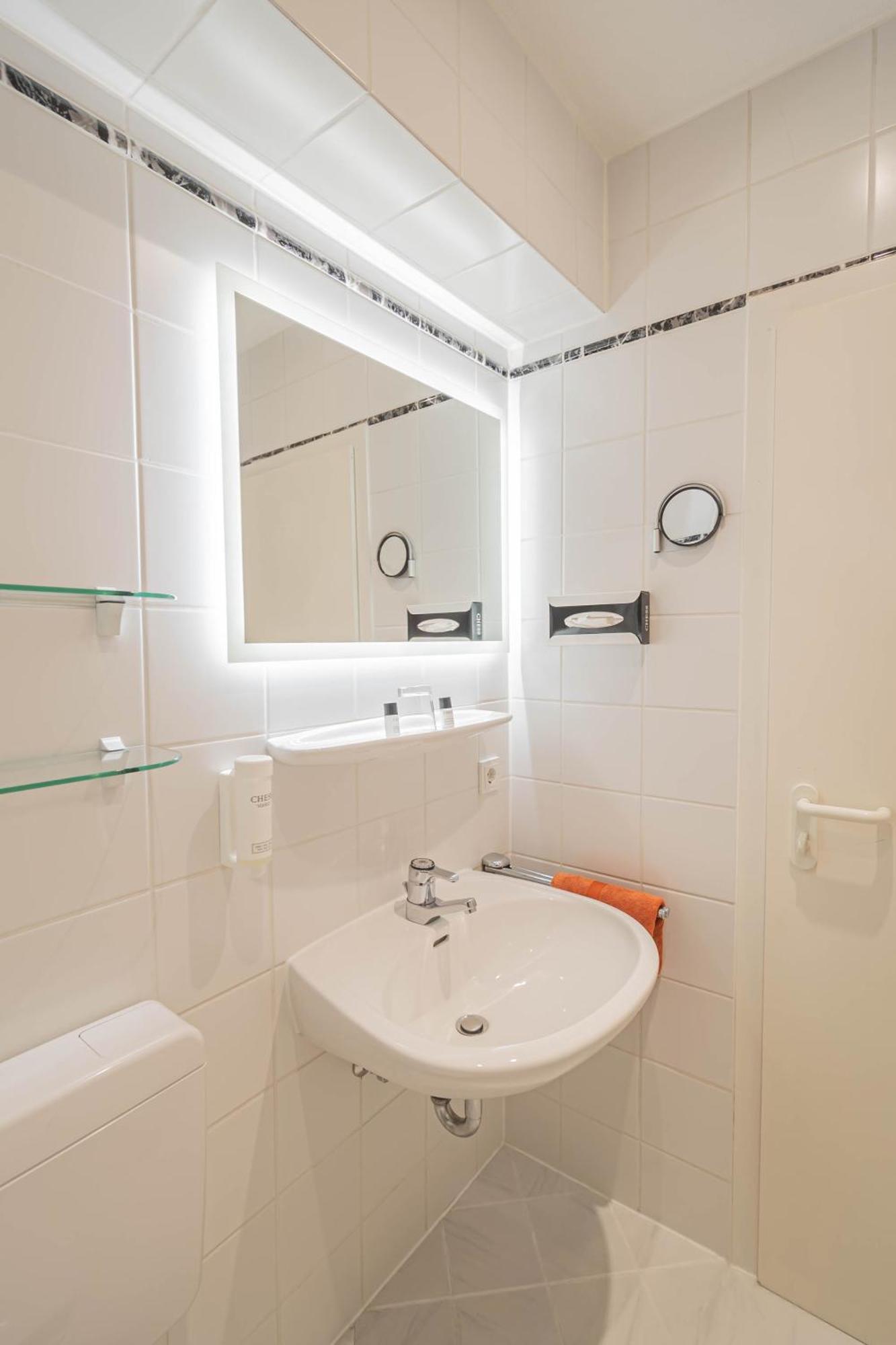 Hotel Villa Am Kurpark Бад Хомбург фор дер Хьое Стая снимка