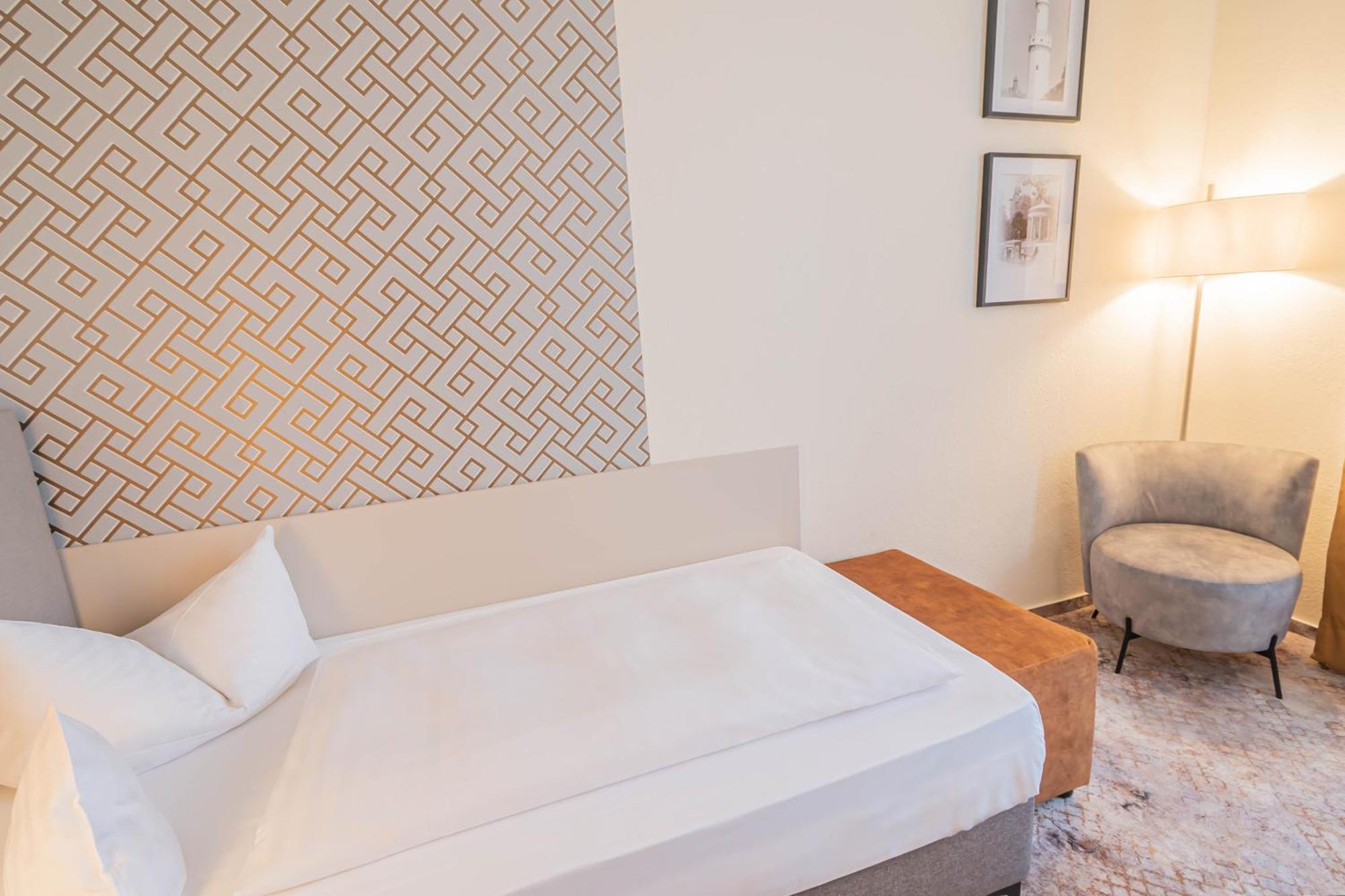 Hotel Villa Am Kurpark Бад Хомбург фор дер Хьое Стая снимка