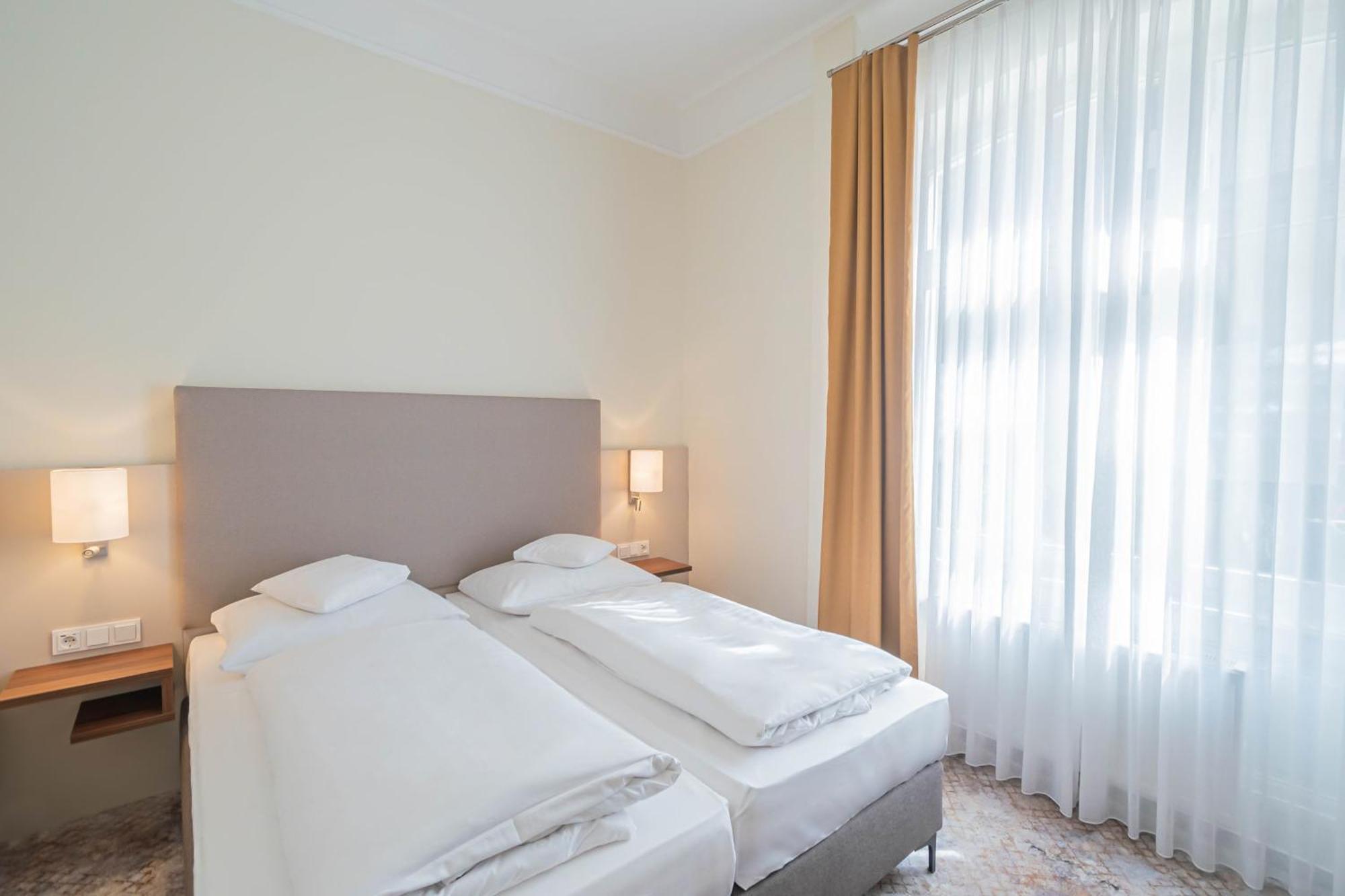 Hotel Villa Am Kurpark Бад Хомбург фор дер Хьое Стая снимка