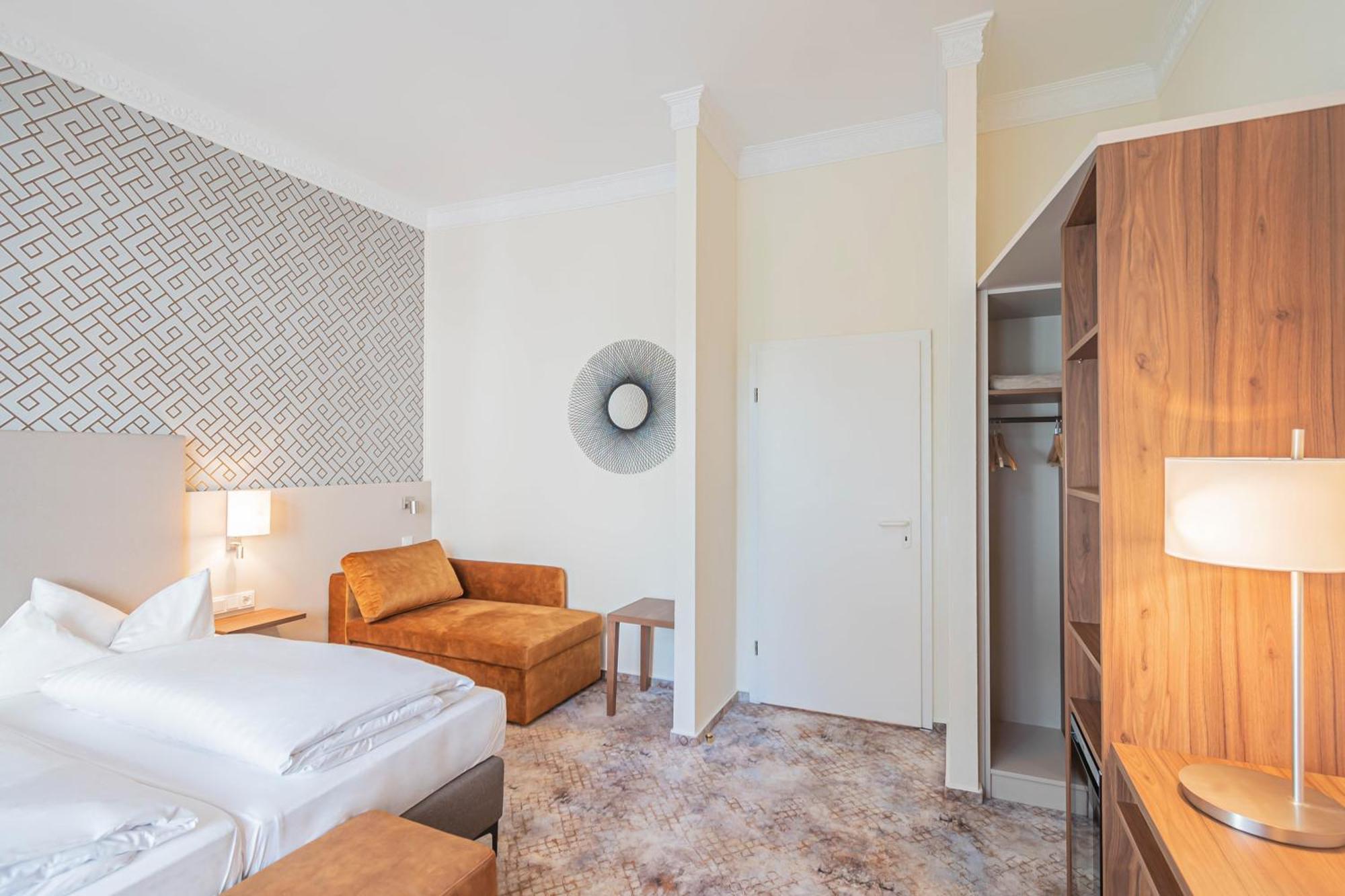 Hotel Villa Am Kurpark Бад Хомбург фор дер Хьое Стая снимка